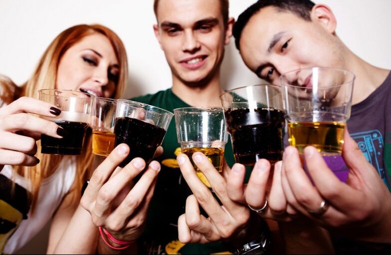 Nada contribúe ao desenvolvemento do alcoholismo como cultura da borracheira